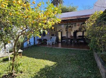 Casa · 161m² · 5 Ambientes · 3 Cocheras · Gran Casa 5 Amb con Jardín, Quincho y Parrilla en Melo y Valle Grande, Florida Este