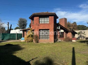 Casa · 130m² · 4 Ambientes · 1 Cochera · Casa Chalet en Venta en General Rodríguez