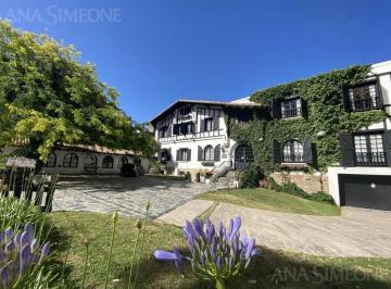 Hotel · 1000m² · 20 Dormitorios · Necochea, Costa Atlántica - Hotel - Venta o Permuta
