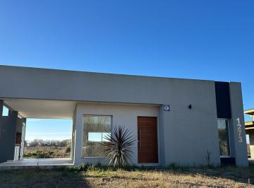 Casa de 3 ambientes, Costa del Este · Jazmines 1273