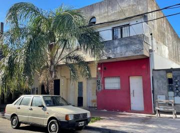 Casa · 10m² · 3 Ambientes · 1 Cochera · Casas de 3 y un Ambiente