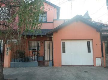 Casa · 120m² · 3 Ambientes · 1 Cochera · Chalet 3 Ambientes Venta Haedo
