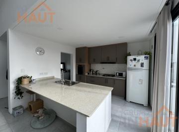 Casa · 155m² · 4 Ambientes · Casa en Barrio Los Troncos - Fernandez Oro