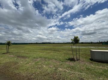 Terreno · 1058m² · Terreno con Frente Sur y Fondo Al Reservorio en Vida Club de Campo - 110