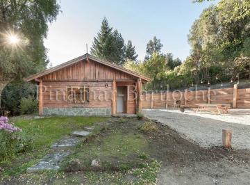 Casa de 3 ambientes, Villa La Angostura · Cabaña en Alquiler con 2 Dorm en Villa La Angostura Al Pie del Cerro Bayo 1121