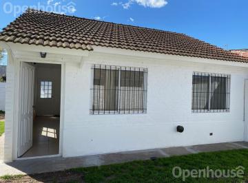 Casa · 120m² · 6 Ambientes · 2 Cocheras · Venta Lote de 300 m² con Dos Casas Excelente Inversion con Excelente Renta