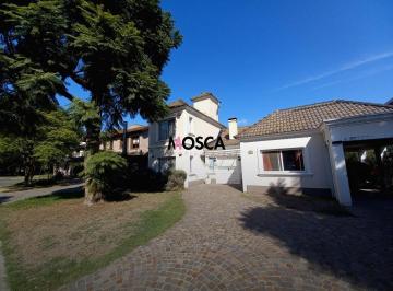Casa · 200m² · 5 Ambientes · 2 Cocheras · En Venta Casa en El Casco de Moreno
