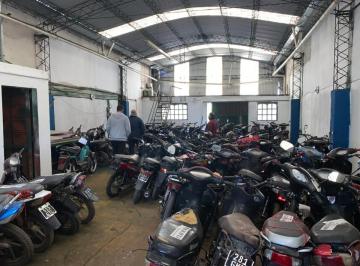 Garage · 400m² · Venta - Galpon - Rawson 400 - Merlo Centro