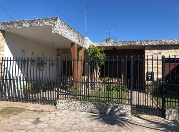 Casa · 150m² · 4 Ambientes · 1 Cochera · Casa - Merlo Norte