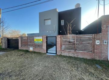 Casa · 130m² · 5 Ambientes · 1 Cochera · Casa en Venta 3 Dorm. en Roldan
