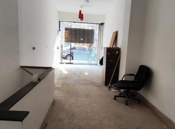 Local comercial · 50m² · Local en Venta a La Calle con Sótano.