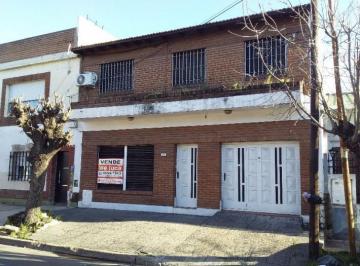 Casa · 110m² · 5 Ambientes · 1 Cochera · Casa en Venta en Ramos Mejia