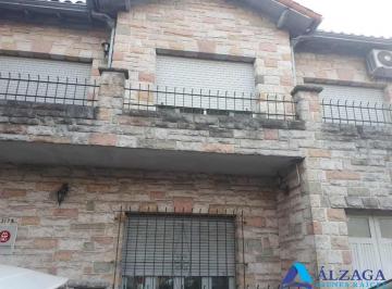 Casa de 4 ambientes, Berazategui · Casa Sobre Av, en Excelente Ubicacion, Alta Densidad Comercial