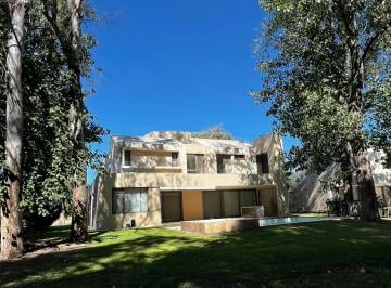 Casa de 5 ambientes, Esteban Echeverría · Casa. Venta. Alquiler. Canning. Saint Thomas. 4 Dorm.. Financiación Pvda.