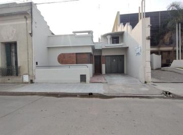 Casa · 200m² · 4 Ambientes · 2 Cocheras · Areco - Casa Casco Historico