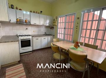 Casa · 180m² · 4 Ambientes · 2 Cocheras · Toma Propiedad en Parte de Pago - Casa Multifamiliar - Jose Leon Suarez