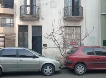 PH de 6 ambientes, Avellaneda · Importante Casa PH a m. de Av Mitre en Planta Baja con Entrada Independiente.