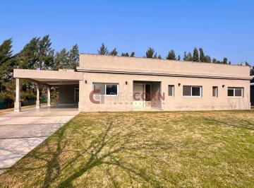 Casa · 230m² · 4 Ambientes · 6 Cocheras · Venta Casa 4 Amb en Terravista, General Rodríguez