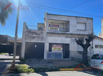 Casa · 177m² · 10 Ambientes · 1 Cochera · Venta en Block – 3 Viviendas Unidad Adicional – Villa Insuperable – Ideal Inversor