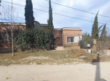 Casa · 173m² · 5 Ambientes · 2 Cocheras · Casa en Venta Villa Los Aromos 2 Dorm.