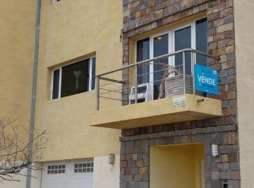 Casa de 11 ambientes, Puerto Madryn · Triplex en Venta 4 Dorm Lino Lacunza N°21 E/ Avda. Rawson y El Mar U$d225.000
