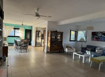 Casa · 130m² · 5 Ambientes · 1 Cochera · Casa en Gualeguaychu