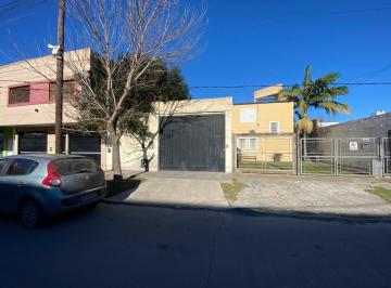 Bodega-Galpón · 224m² · 3 Ambientes · 3 Cocheras · Galpón en Venta