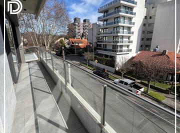Departamento · 130m² · 4 Ambientes · 1 Cochera · Departamento - Guemes