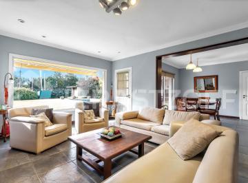 Casa · 244m² · 8 Ambientes · 2 Cocheras · Casa Ideal Para Familia Numerosa en Club de Campo Pueyrredon