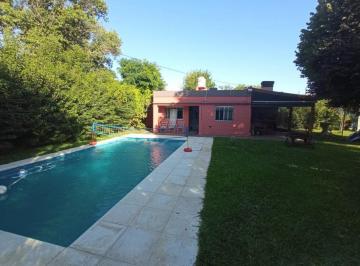 Quinta vacacional · 1089m² · 3 Ambientes · 3 Cocheras · Quinta en San Vicente Excelente Estado
