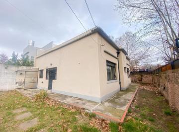 Casa · 107m² · 4 Ambientes · 2 Cocheras · Casa en Venta / 4 Ambientes en Castelar