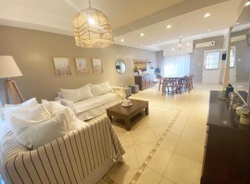 PH de 5 ambientes, La Matanza · Excelente Casa en Ramos Mejia, Zona Don Bosco
