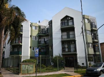 Departamento · 55m² · 3 Ambientes · Oportunidad! Excelente 3 Ambientes en Pb con Patio!