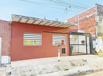 Casa · 127m² · 6 Ambientes · 1 Cochera · Casa en Andrade Al 2200