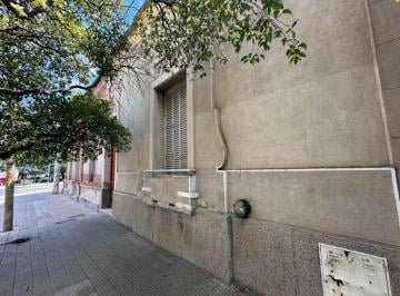 Local comercial · 200m² · Inmueble Apto Local Comercial en General Paz.