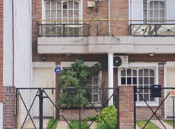 Casa de 4 ambientes, Monte Castro · Triplex 4 Ambientes con Patio y Lavadero Muy Buen Estado.