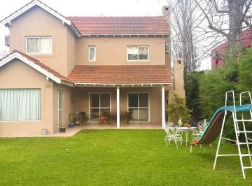 Casa de 4 ambientes, Pilar · Casa Venta - 3 Dorm., lote Central - Bc El Molino con Pileta