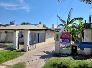 Casa · 107m² · 5 Ambientes · 2 Cocheras · Casa de 4 Dorm., en Zona Costanera, Gran Ubicacion y Comodidades