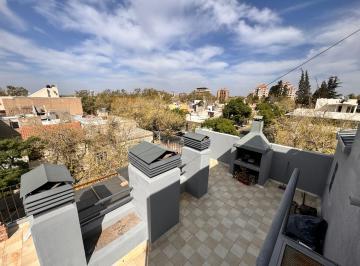Departamento de 3 ambientes, Ciudad de Mendoza · Dpto. con Gran Balcón en Venta en La 5ta. 2 Dorm.. 2 Baños. Cochera.