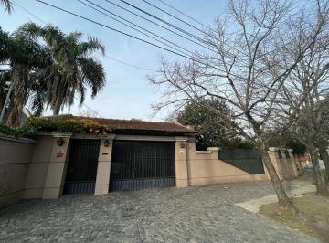 Casa · 400m² · 9 Ambientes · 3 Cocheras · Casa en Venta en Ituzaingó Norte
