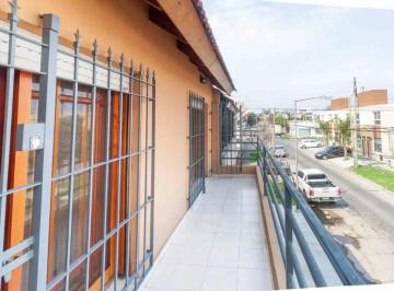 PH · 110m² · 4 Ambientes · 1 Cochera · PH de 4 Ambientes con Cochera Cubierta y Patio en Villa Ballester