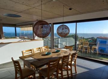 Casa · 225m² · 4 Ambientes · Casa - El Chorro