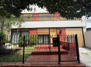 Casa · 350m² · 4 Ambientes · 1 Cochera · Casa Cuatro Ambientes en Venta - Lote de 10x40 - Quilmes