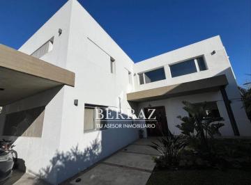 Casa · 280m² · 8 Ambientes · 1 Cochera · Casa Venta 8 Ambientes en Ayres Plaza Pilar Lote de 963 m²