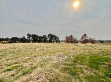 Terreno · 2000m² · Lote en Venta en Barrio Everlinks Lujan