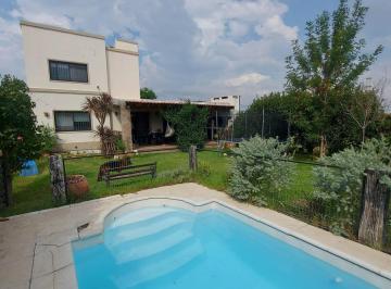 Casa · 156m² · 3 Dormitorios · 2 Cocheras · Del Cauce Al 600 - Venta Casa 3 Dorm., Cochera, Parque y Pileta. Acequias del Aire - Roldan