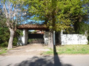 Casa · 300m² · 5 Ambientes · 2 Cocheras · Casa en Venta en Villa Elisa