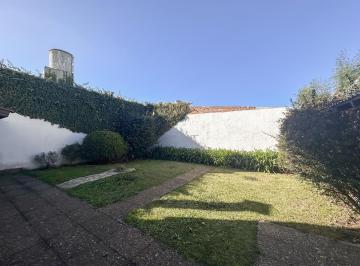 Casa · 140m² · 5 Ambientes · 1 Cochera · Casa en Villa Primera