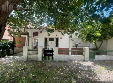 Casa · 74m² · 4 Ambientes · 1 Cochera · Venta Casa en San Clemente del Tuyú
