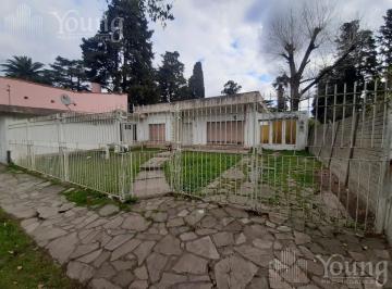 Casa · 171m² · 4 Ambientes · 1 Cochera · Casa Venta Berazategui